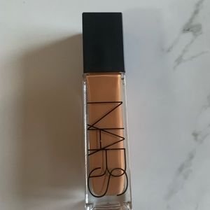 NARS Natural Radiant Longwear Foundation Cadiz